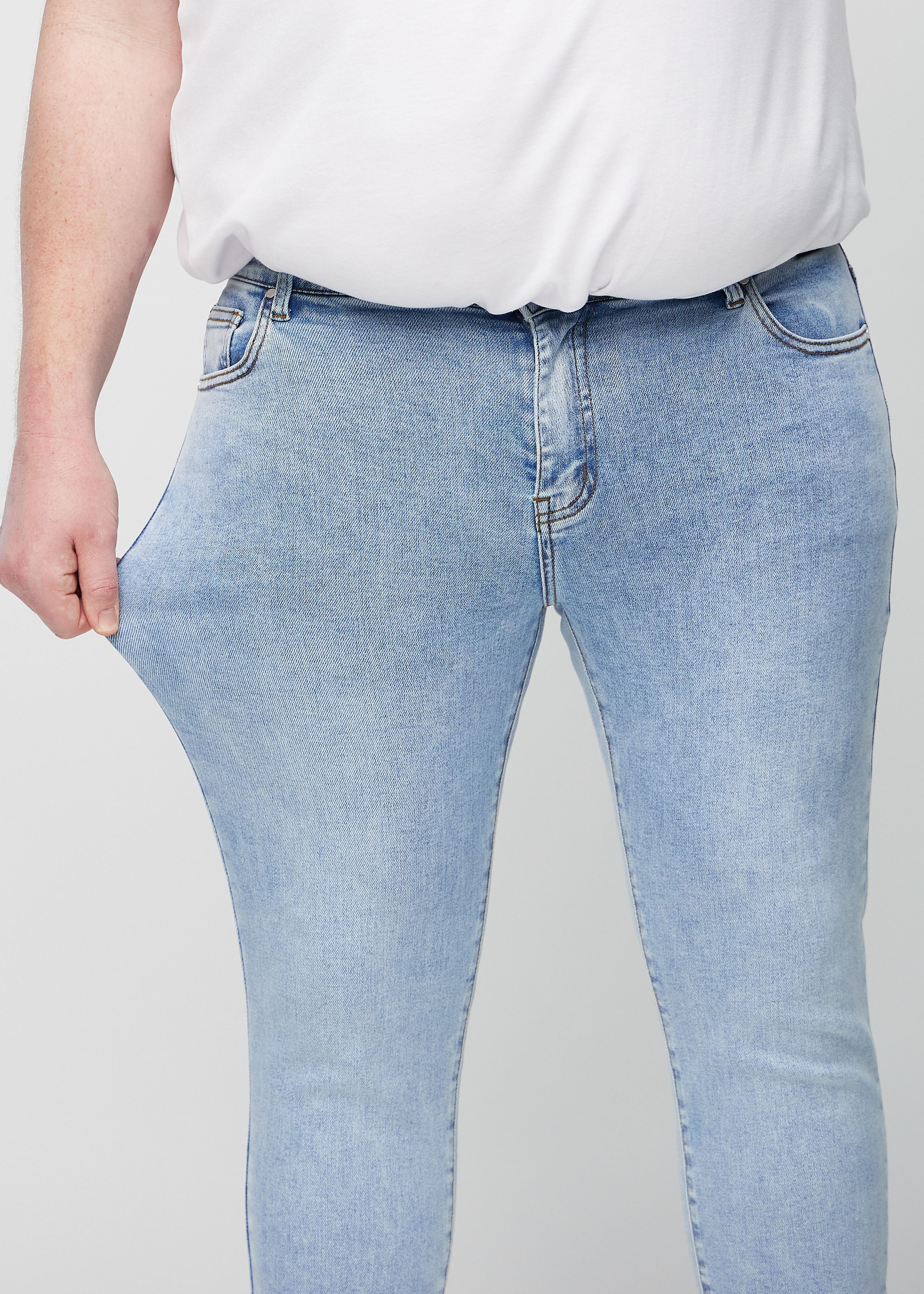 Perfect Jeans - Slim - Waves™ - Image 11